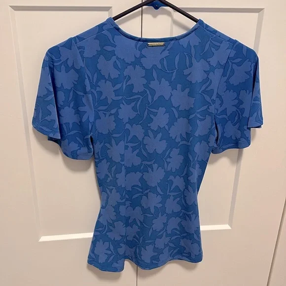 NWT [MICHAEL Michael Kors] Printed Ruched Top in Grecian Blue Women’s Petite XS - Picture 9 of 13